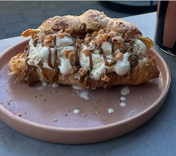 Croissant met ijs