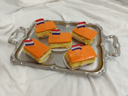 Koningsdag tompoezenaanbieding ophalen vanaf 9:00